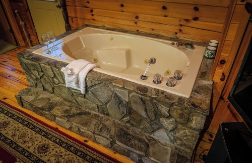 Blowing Rock Hotel | Mountainaire Inn and Log Cabins