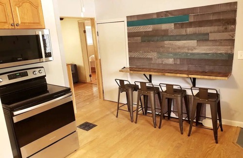 Berlin House | Mountainside basecamp with internet near restaurants, ATV, and snowmobile trails