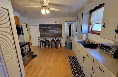 Berlin House | Mountainside basecamp with internet near restaurants, ATV, and snowmobile trails