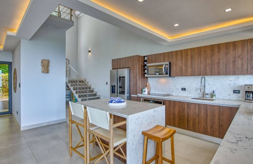 Camaronal House | Mountainside Retreat Exquisite OceanViews Sleeps6