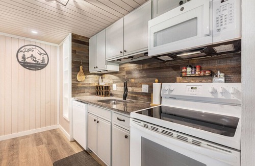 Bellaire Apartment | Mountainview Townhouse
