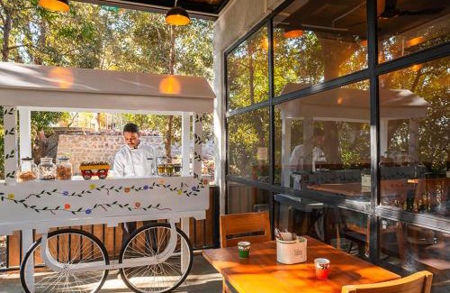 Sattal Hotel | Moustache Bhimtal Luxuria, Nainital