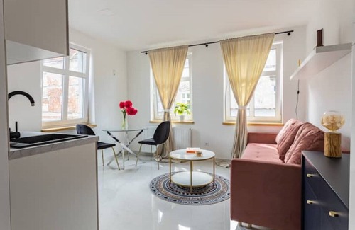 Psie Pole House | Moveen! Cosy South-east Corner Apartment