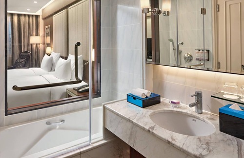 Hoan Kiem Hotel | Movenpick Hotel Hanoi Centre