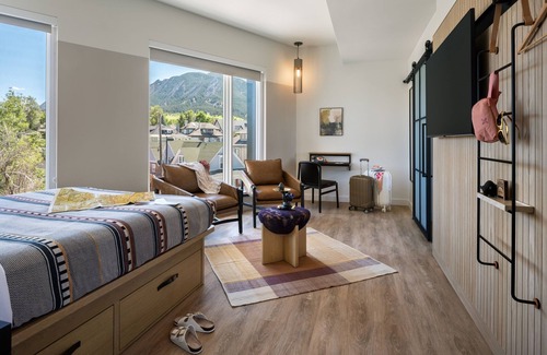 University Hill Hotel | Moxy Boulder University
