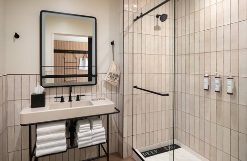 University Hill Hotel | Moxy Boulder University