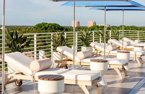 Coconut Grove House | Mr. C Miami Coconut Grove, C Suite with Rooftop Pool and Beach Access