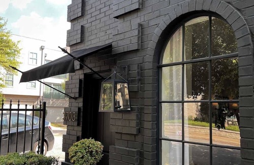 Turtle Creek House | Mr. Nomad: Artistic Abode in Uptown