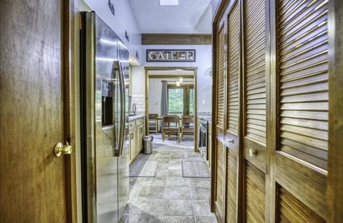 Old Timberline House | MS63-Secluded Cabin, Dolly Sods Access!
