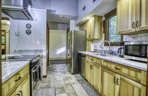 Old Timberline House | MS63-Secluded Cabin, Dolly Sods Access!