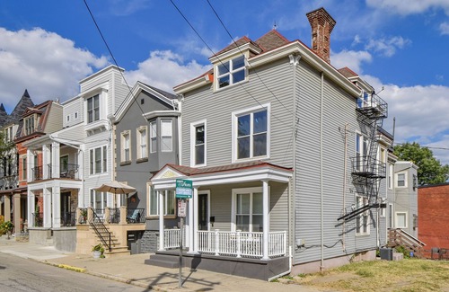 Mount Adams Apartment | Mt. Adams-Rooftop Deck-Mins to Dwntown-Pvt Parking