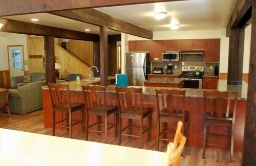 Warnick House | Mt. Baker Lodging Cabin 3 – Sleeps 26!