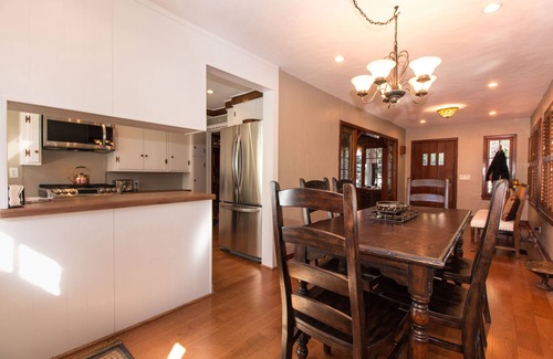 Los Angeles County House | Mt. Baldy Cottage on Bear Creek in the Secluded Village of Mt. Baldy