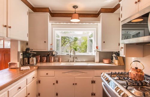 Los Angeles County House | Mt. Baldy Cottage on Bear Creek in the Secluded Village of Mt. Baldy