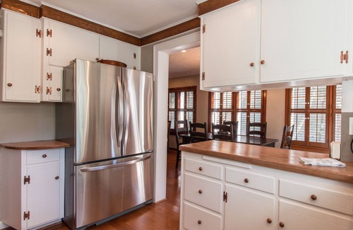 Los Angeles County House | Mt. Baldy Cottage on Bear Creek in the Secluded Village of Mt. Baldy