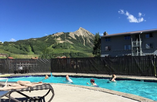 Crested Butte Condo | Mt. Crested Butte first-floor condo - Pool & Hot Tub - Walk or bus to ski basen