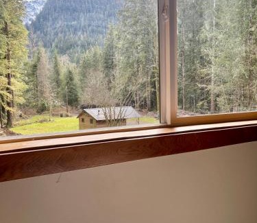 Verlot House | Mt Pilchuck view Cedar's Cabin