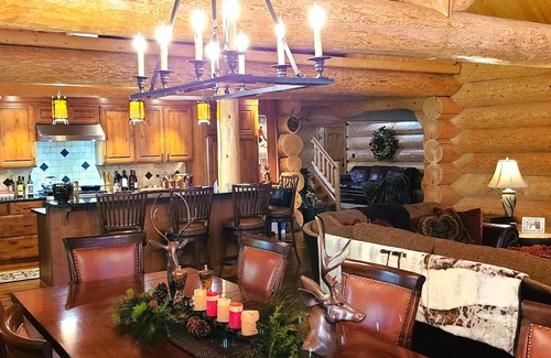 Enumclaw House | Mt. Rainier and Crystal Mountain Luxury Lodge