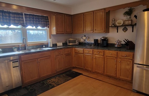 New Market House | Mt. Views. Pool table, ping pong, near caverns & skyline drive. PET FRIENDLY.