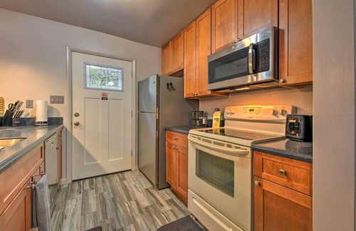 White Haven House | Mtn Getaway w/ Indoor Hot Tub, Golfers Welcome!