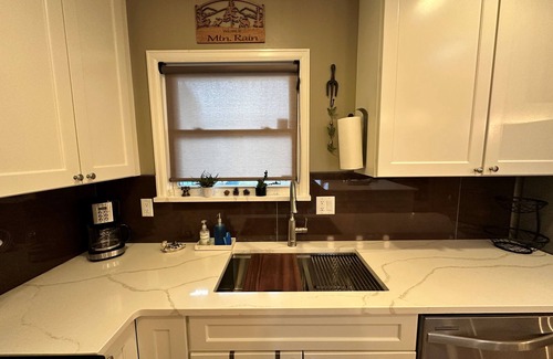 Buena Vista House | Mtn. Rain Clean, Relaxing, Mtn. View, Everything you need is here.STR-011