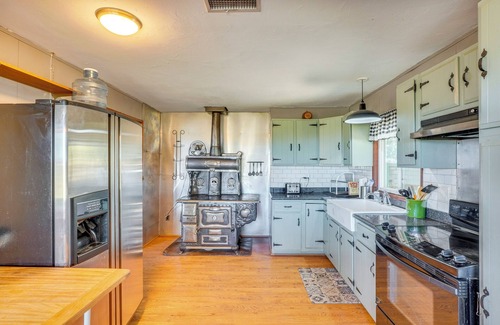 Patagonia Cabin | Mtn-View Gem on 20 Acres: Patagonia Cabin Hideaway