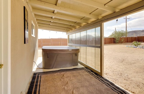 Joshua Tree House | Mtn-View Home ~ 8 Mi to Joshua Tree Nat’l Park!