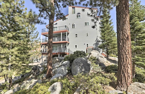Tahoe Village Apartment | Mtn-view Lake Tahoe Escape: 'heavenly Daze Chalet