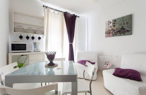 Alicante City Centre Apartment | MUÑOZ STUDIO #8 IN THE OLD TOWN ONLY 5 MINUTES WALK TO THE BEACH