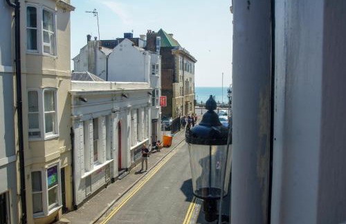 Kemptown Apartment | Mucky Duck House - Central- by Brighton Holiday Lets