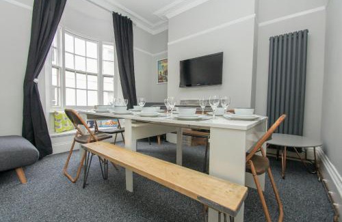 Kemptown Apartment | Mucky Duck House - Central- by Brighton Holiday Lets