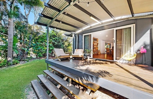 Mudjimba House | Mudjimba Beach Haven - 2 min walk to water!