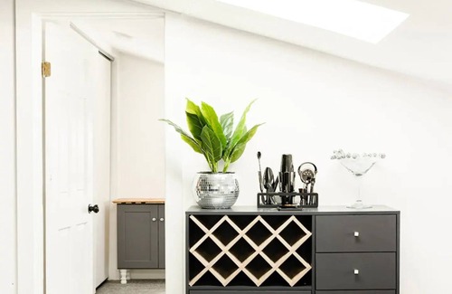 Over-the-Rhine House | Mulberry Mansion - OTR - FREE Parking