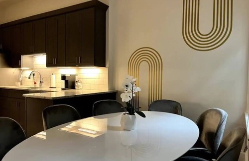 Over-the-Rhine House | Mulberry Mansion - OTR - FREE Parking