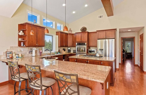 Mountain View Estates House | Mule Meadows Classy, Split Level South Tahoe Home!