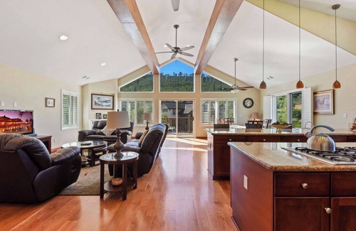 Mountain View Estates House | Mule Meadows Classy, Split Level South Tahoe Home!