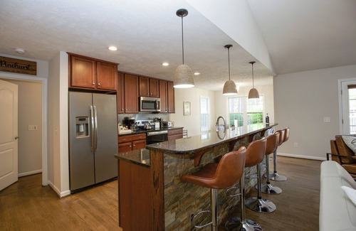 Pinehurst House | Mulligan Manor🏌️♂️-Pinehurst Home With Movie Room,Pool Table, Deck,and More