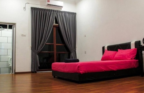 Kampung Ru Muda House | Multaqa Suite & Residence