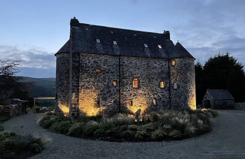 Kilmartin Cottage | Multi-Awarded Castle Nestled in Historic Glen