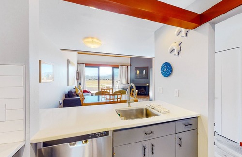 Black Butte Ranch Condo | Multi-home property with washer/dryer, fireplaces, pools, tennis, spa & gym