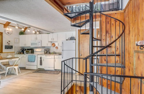 Basye Cottage | Multi-level Basye Cabin: 3 Mi to Bryce Resort!