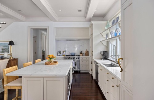 Palmetto Bluff House | Multiple Porches and Bar Set-up for Entertaining