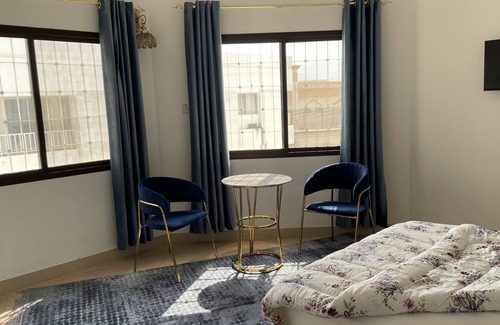 Qurm Apartment | Muscat's insider tip: Just a 7-minute walk from the beach