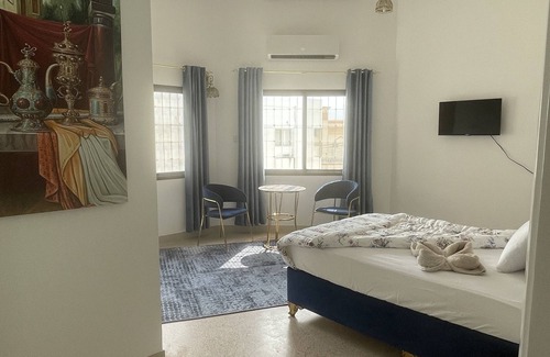 Qurm Apartment | Muscat's insider tip: Just a 7-minute walk from the beach