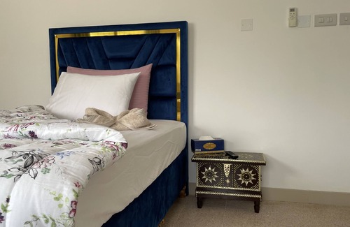 Qurm Apartment | Muscat's insider tip: Just a 7-minute walk from the beach