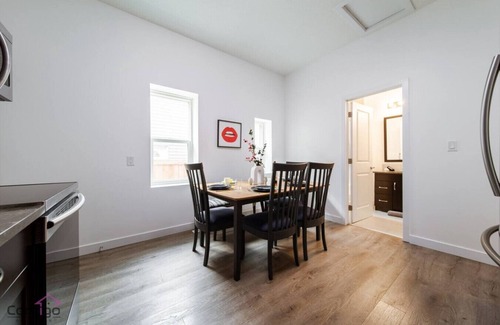 North Central Edmonton Apartment | Muse House | Walk to Stadium | 5 min Rogers and DT