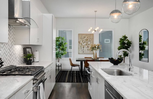 Berry Hill House | Music City Dream-Spacious w/7 Beds, Balcony, Fire