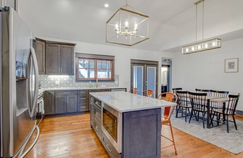 Shelby Hills Apartment | Music City Marvel - Mins To Broadway