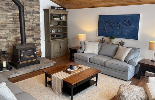 Muskoka Lakes House | Muskoka Beach House on Three Mile Lake