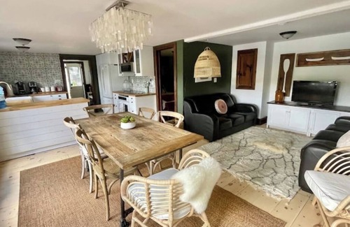 Utterson Cottage | Muskoka Cabana - Sandy beach cottage in Muskoka